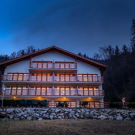 Panorama Pietrei Craiului Hotel Zărneşti Buitenkant foto