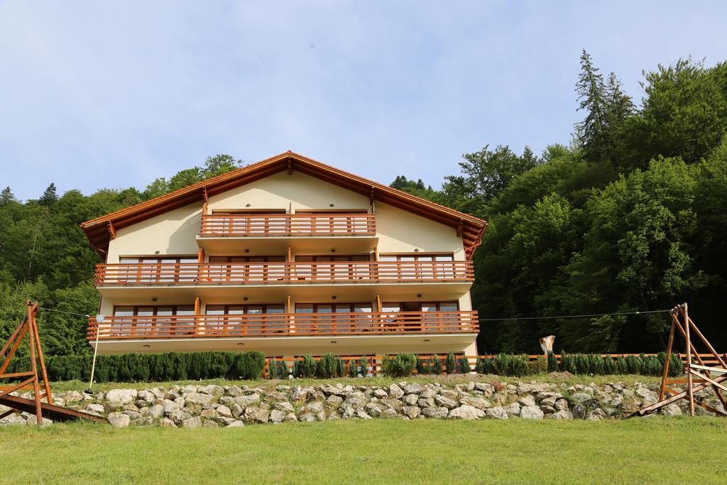 Panorama Pietrei Craiului Hotel Zărneşti Buitenkant foto